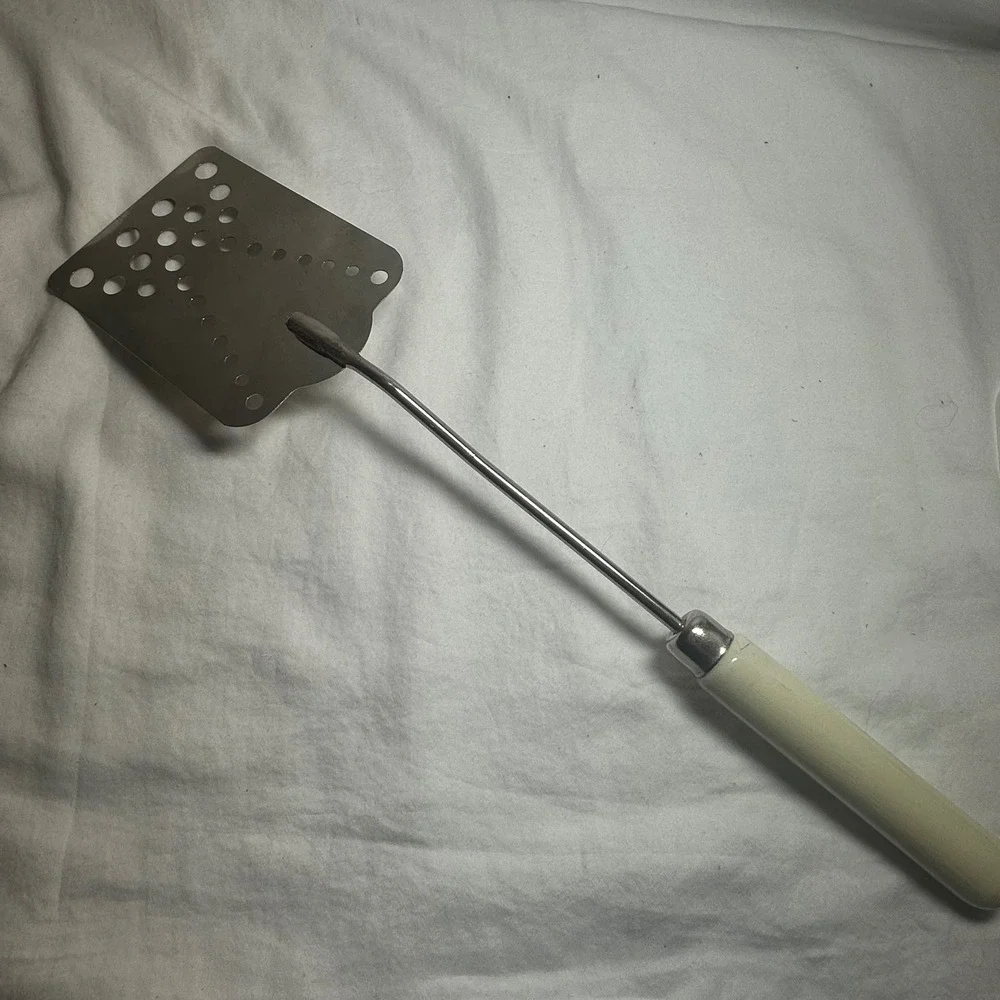 Vaughan Spatula Set Silver Good Vintage Perforated Arrow Wood Handle Advertising
